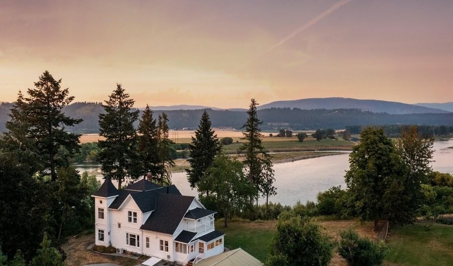 6955 Apple Aly, Bonners Ferry, ID 83805 - 6 Beds, 3 Bath