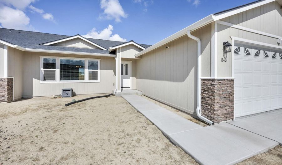 1340 Nevada Pacific Blvd, Fernley, NV 89408 - 4 Beds, 2 Bath