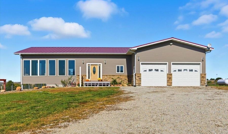 1705 WHITNEY St, Atlantic, IA 50022 - 4 Beds, 3 Bath