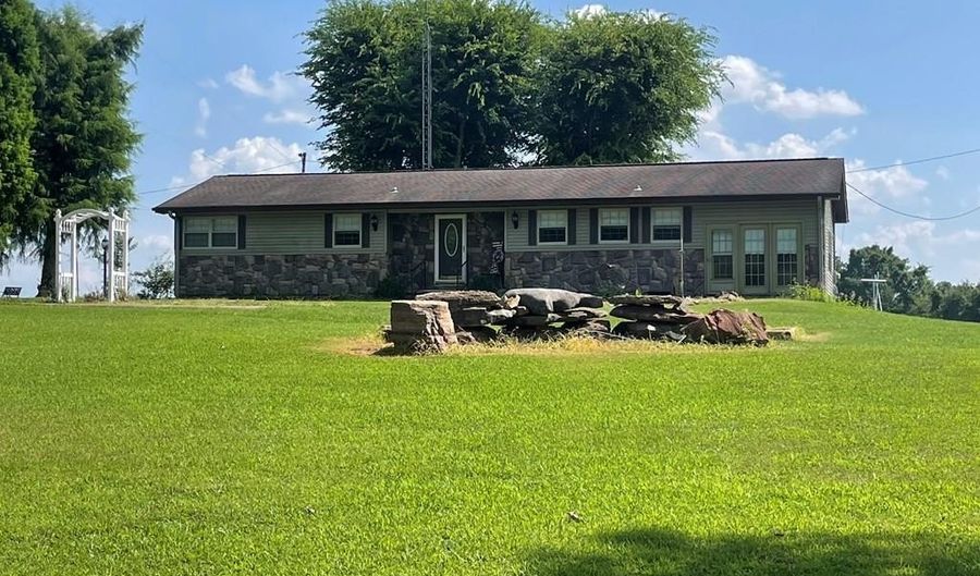 3855 SULPHUR CREEK Rd, Big Sandy, TN 38221 - 3 Beds, 2 Bath