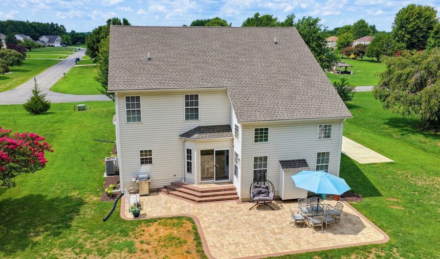 379 FIELDBROOK Dr, Magnolia, DE 19962 - 4 Beds, 3 Bath