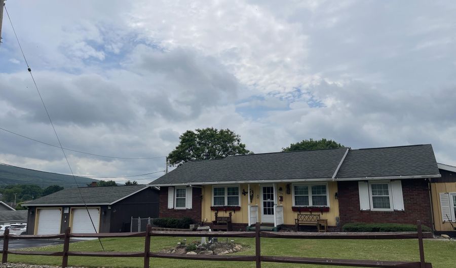 603 S 13th St, Altoona, PA 16602 - 3 Beds, 2 Bath