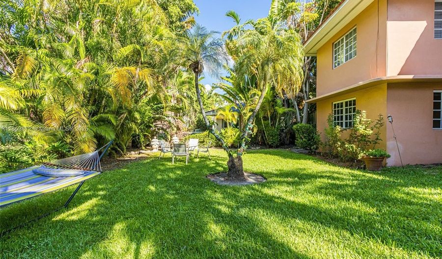60 Park Dr C, Bal Harbour, FL 33154 - 2 Beds, 2 Bath