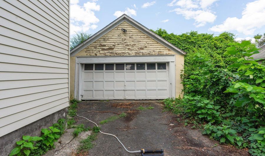 553 Morris St, Albany, NY 12208 - 6 Beds, 2 Bath
