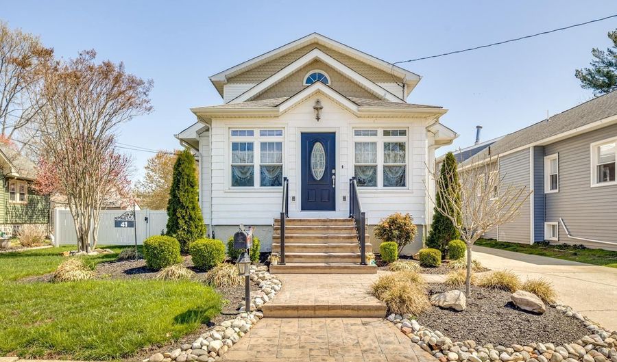 41 PAYSON Ave, Audubon, NJ 08106 - 5 Beds, 2 Bath