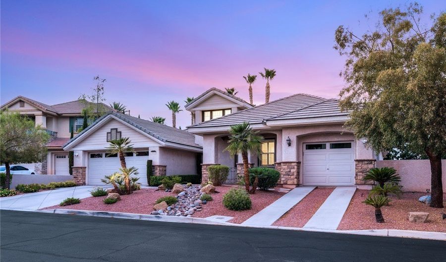 10848 Ickworth Ct, Las Vegas, NV 89135 - 4 Beds, 4 Bath