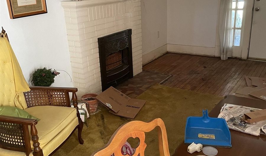 1050 S 16th St, Baton Rouge, LA 70802 - 3 Beds, 2 Bath