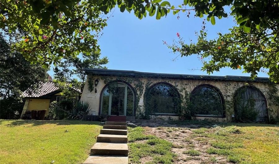 101 Robin Ave, Weatherford, TX 76086 - 4 Beds, 3 Bath