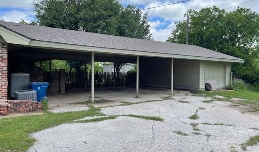 901 N Gregg, Albany, TX 76430 - 3 Beds, 2 Bath