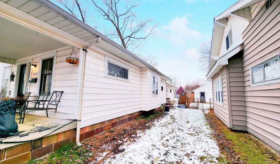2443 Meridian St, Anderson, IN 46016 - 1 Beds, 1 Bath