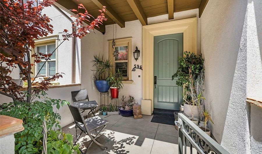 596 S Casita St, Anaheim, CA 92805 - 2 Beds, 2 Bath