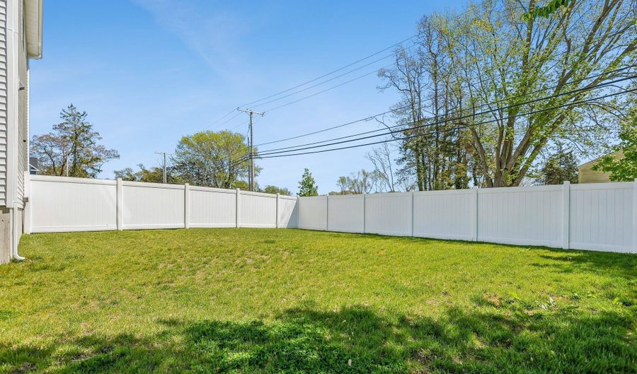 1 Melinda Ct, Bayville, NJ 08721 - 4 Beds, 3 Bath