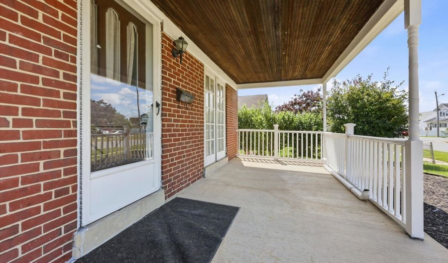 203 COMMONWEALTH Ave, Claymont, DE 19703 - 3 Beds, 4 Bath