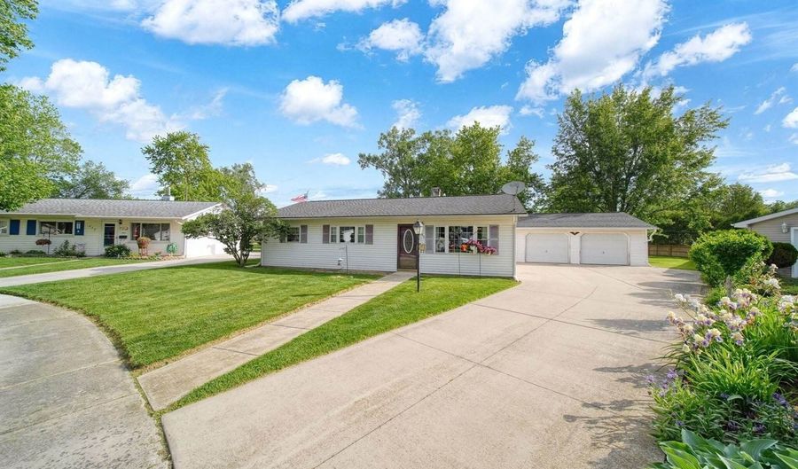 445 March Dr, Adrian, MI 49221 - 3 Beds, 1 Bath