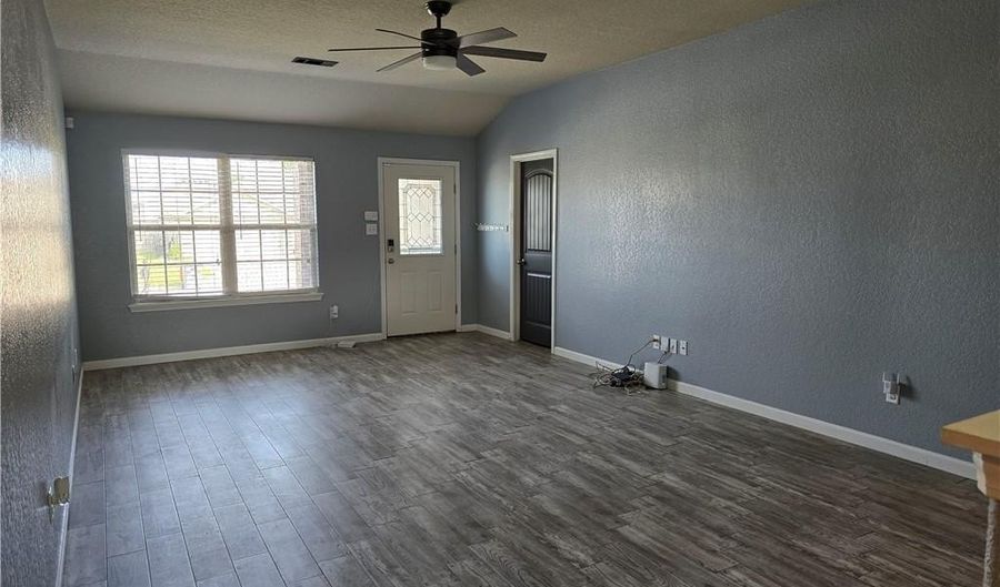 211 Colony Ct, Barling, AR 72923 - 4 Beds, 2 Bath