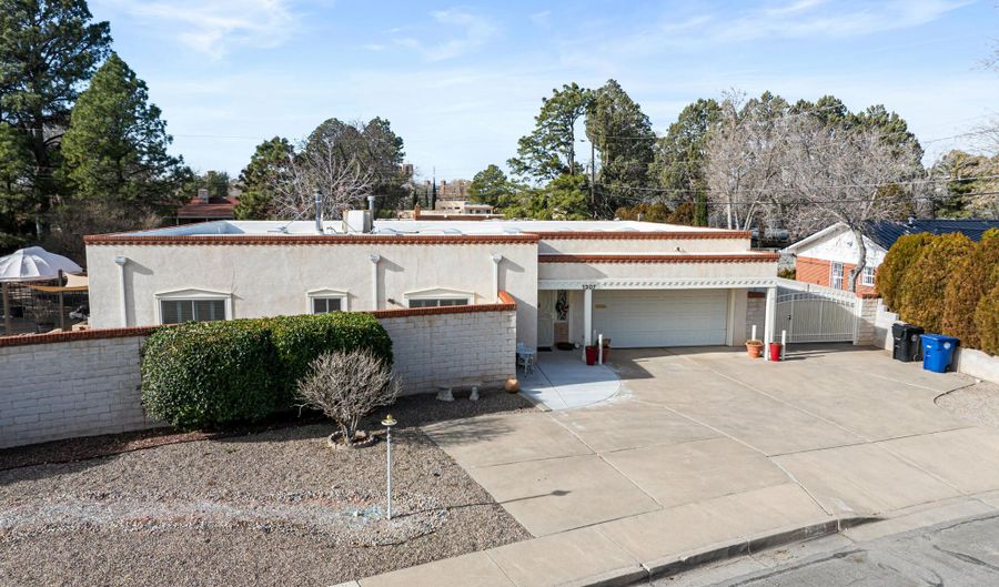 1307 Odlum Dr SE, Albuquerque, NM 87108 - 3 Beds, 2 Bath