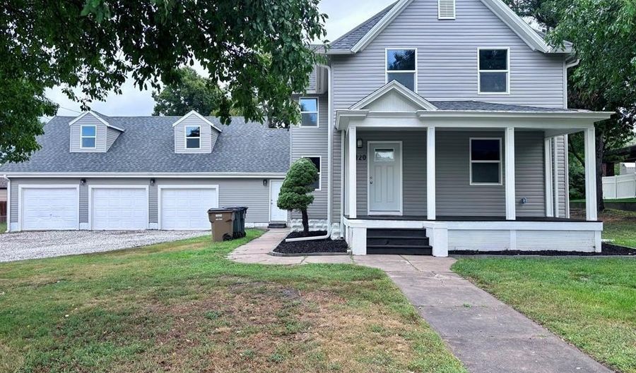 1120 16th St, Aurora, NE 68818 - 5 Beds, 2 Bath