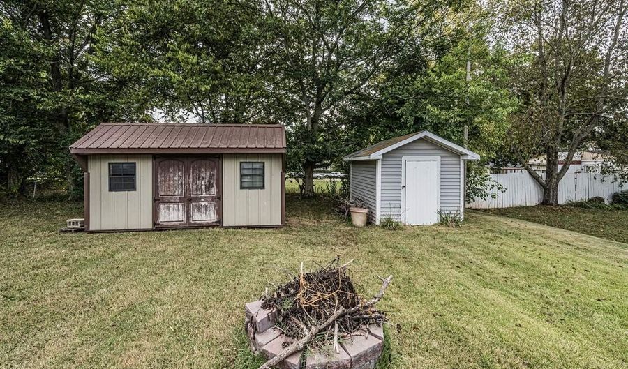 320 N High St, Adairville, KY 42202 - 3 Beds, 2 Bath