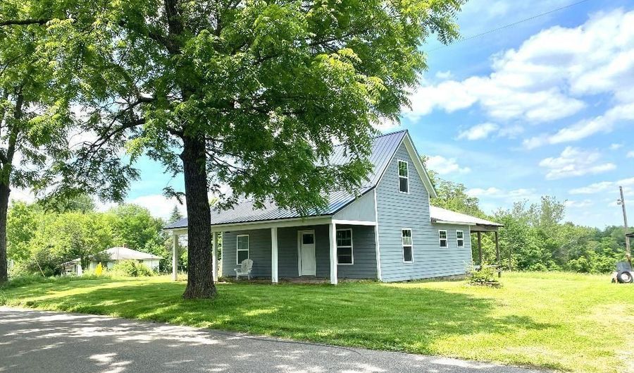 2339 E Tulip Rd, Bloomfield, IN 47424 - 3 Beds, 2 Bath