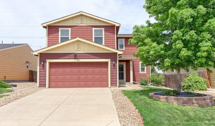 828 Lonewolf Cir, Brighton, CO 80603 - 3 Beds, 3 Bath