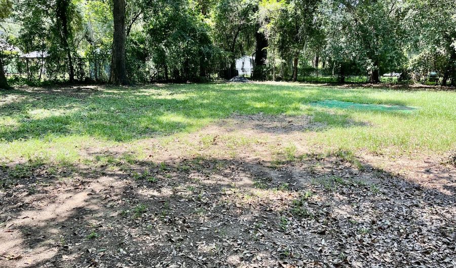 13 Ferry Dr, Beaufort, SC 29907 - 3 Beds, 2 Bath