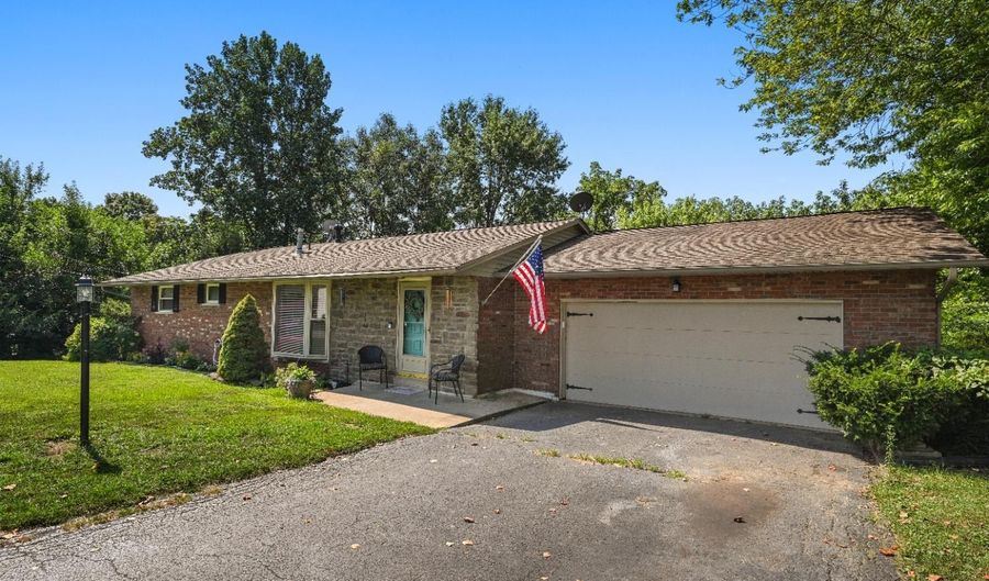 107 Farrar Dr, Aurora, IN 47001 - 3 Beds, 3 Bath