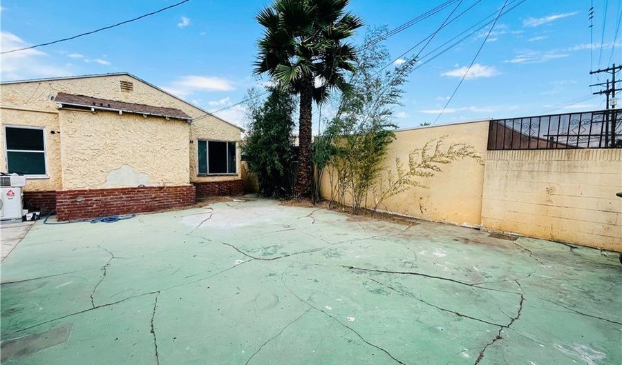 1428 W 89th St, Los Angeles, CA 90047 - 3 Beds, 2 Bath