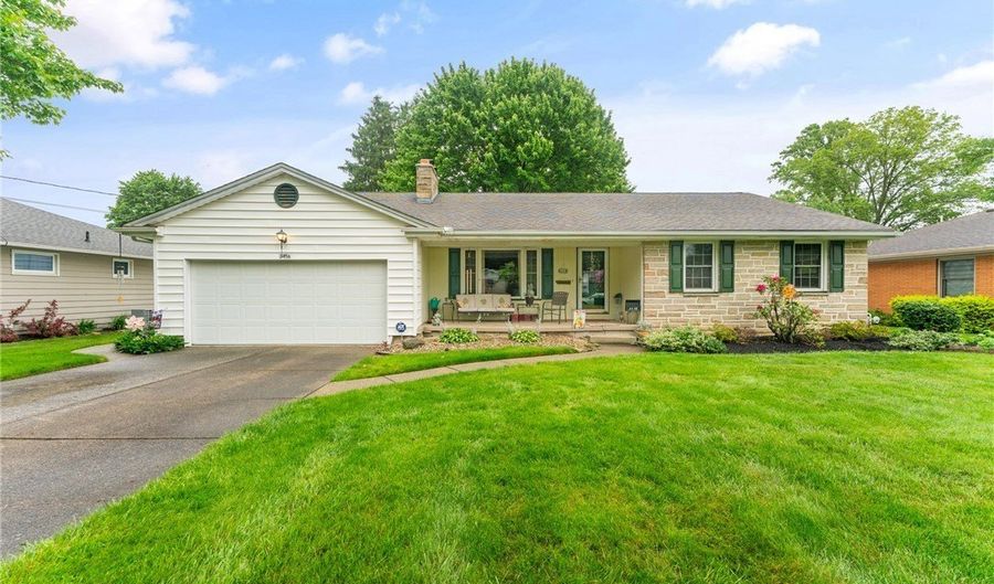 3456 Briarwood Ln, Austintown, OH 44511 - 3 Beds, 3 Bath