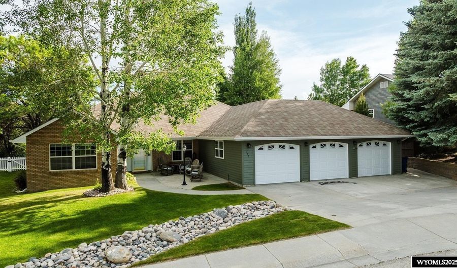 777 W Hogerson St, Buffalo, WY 82834 - 3 Beds, 3 Bath