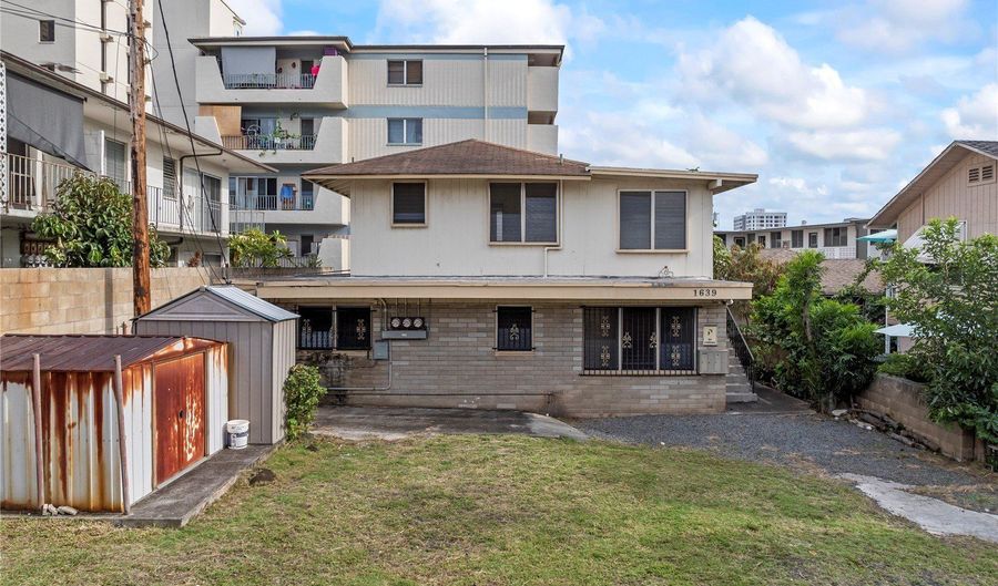1639 Liholiho St, Honolulu, HI 96822 - 5 Beds, 4 Bath