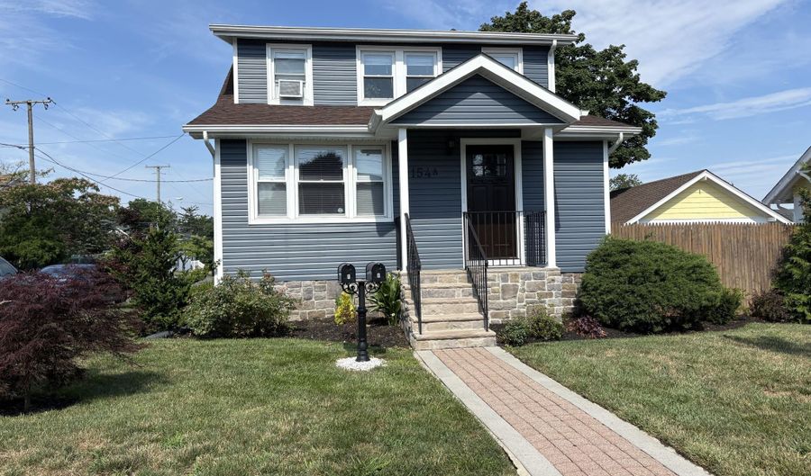 154 8th St A, Belford, NJ 07718 - 2 Beds, 2 Bath