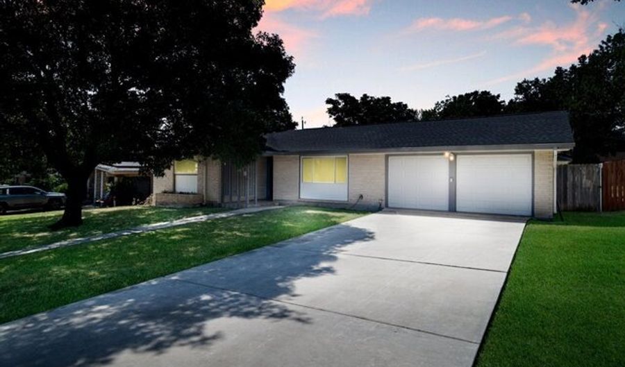 210 Summertime Dr, San Antonio, TX 78216 - 4 Beds, 2 Bath