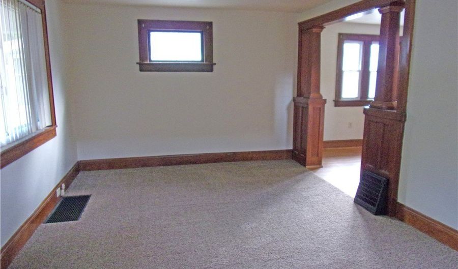 936 Jason Ave, Akron, OH 44314 - 3 Beds, 2 Bath