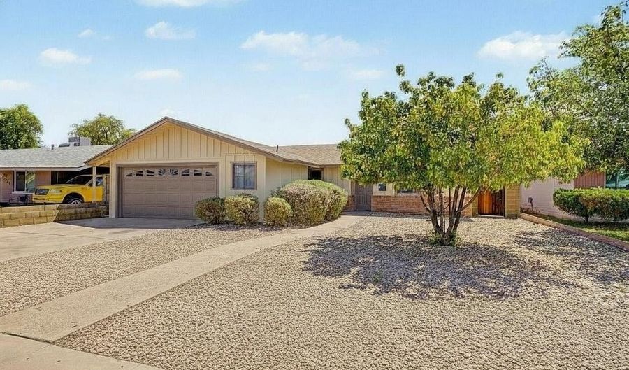 741 N JAY St, Chandler, AZ 85225 - 3 Beds, 2 Bath