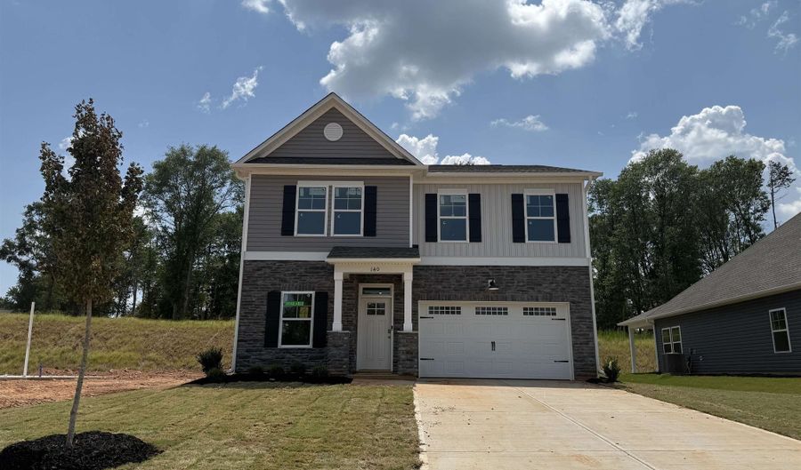 140 Hunter Ridge Dr, Boiling Springs, SC 29316 - 4 Beds, 3 Bath