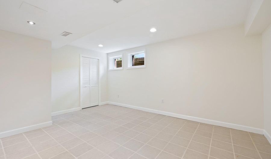 5817 SWARTHMORE Dr, Berwyn Heights, MD 20740 - 4 Beds, 4 Bath
