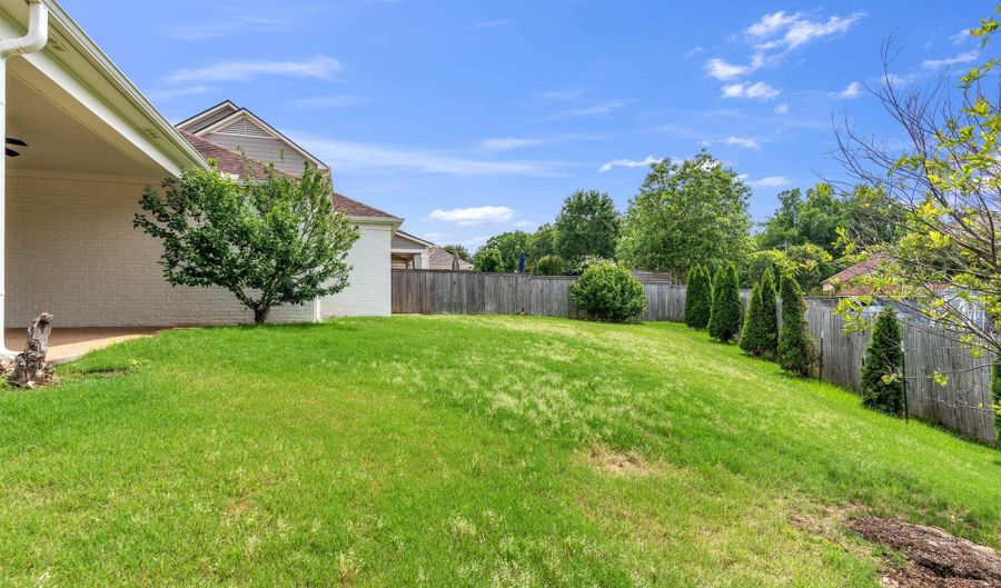 5621 HEATHER OAK Dr, Arlington, TN 38002 - 4 Beds, 3 Bath