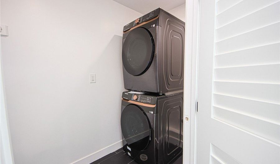 2200 Thurman Ave, Los Angeles, CA 90016 - 16 Beds, 16 Bath