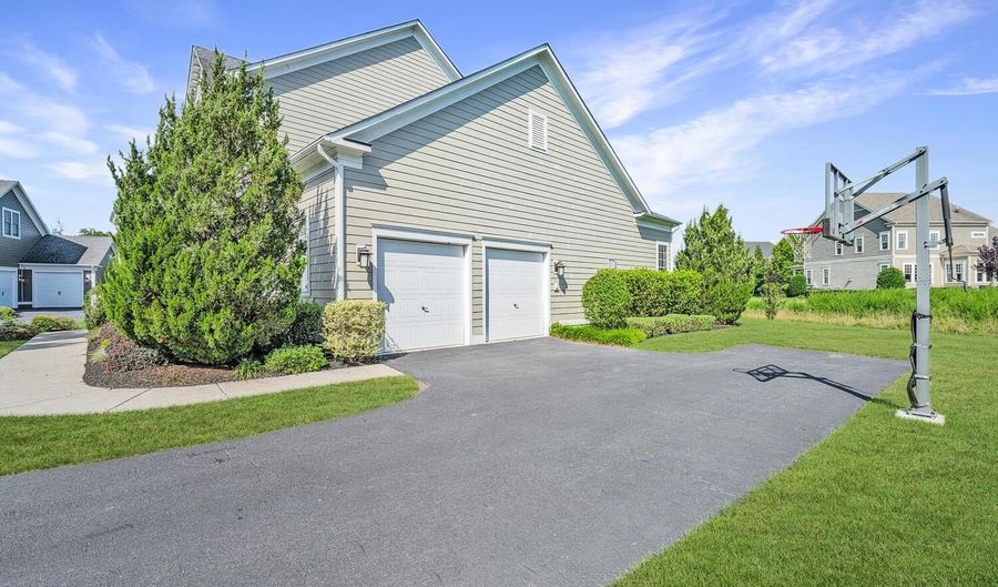 41744 IVY GLEN Ct, Ashburn, VA 20148 - 4 Beds, 6 Bath