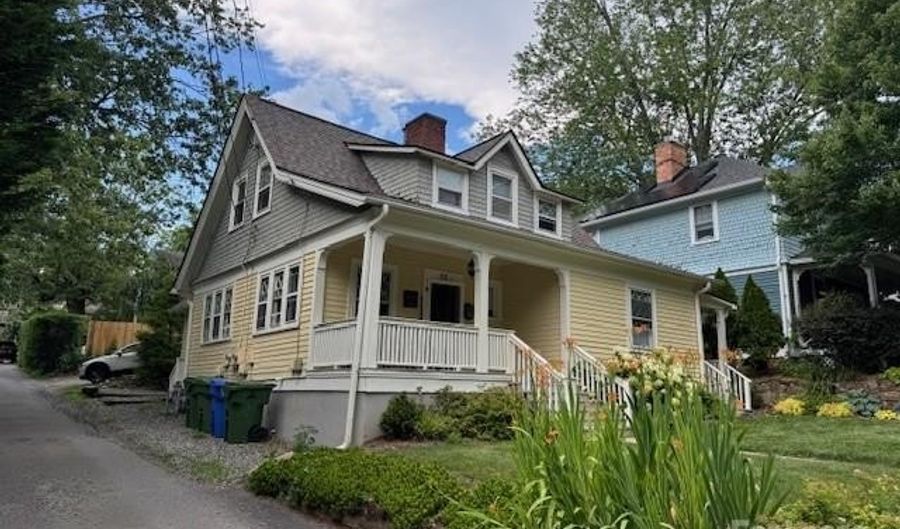52 Cumberland Ave, Asheville, NC 28801 - 2 Beds, 1 Bath