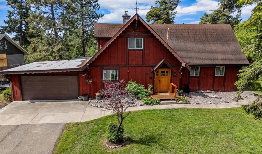 33893 Redgate Dr, Bigfork, MT 59911 - 3 Beds, 3 Bath