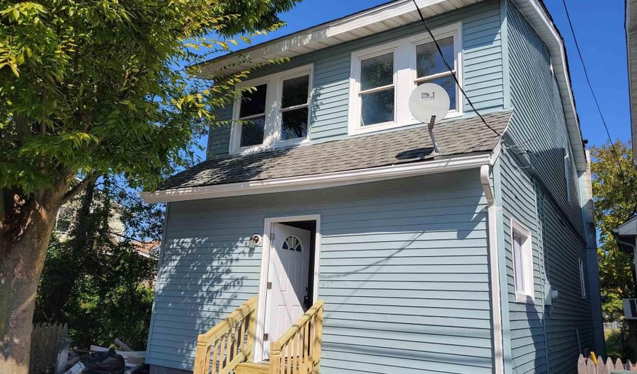 907 Michigan Ave, Atlantic City, NJ 08401 - 3 Beds, 2 Bath