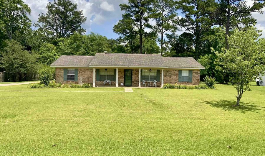 1210 Mixon Ave, Bay Minette, AL 36507 - 3 Beds, 2 Bath