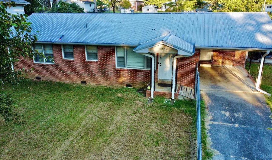 506 6th St NE, Arab, AL 35016 - 3 Beds, 2 Bath