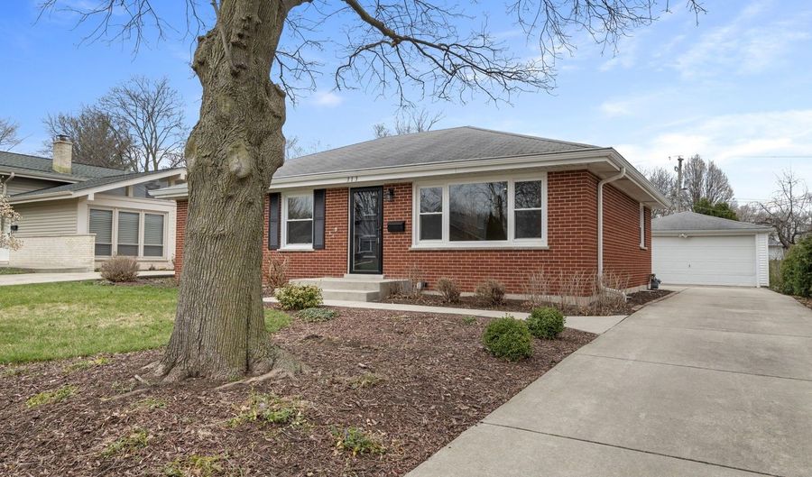 313 N Lombard Ave, Lombard, IL 60148 - 3 Beds, 1 Bath