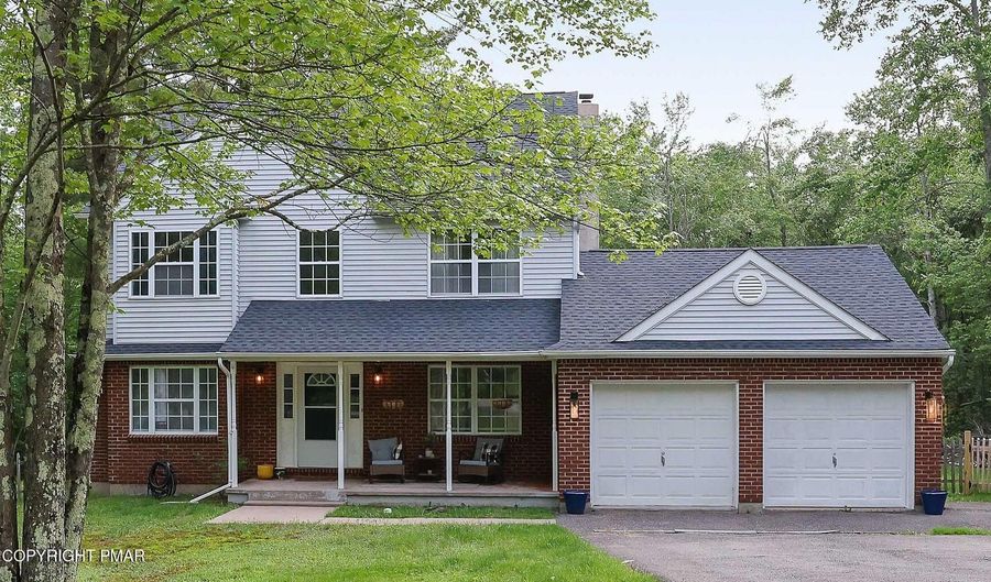 299 Scenic Dr, Blakeslee, PA 18610 - 4 Beds, 3 Bath