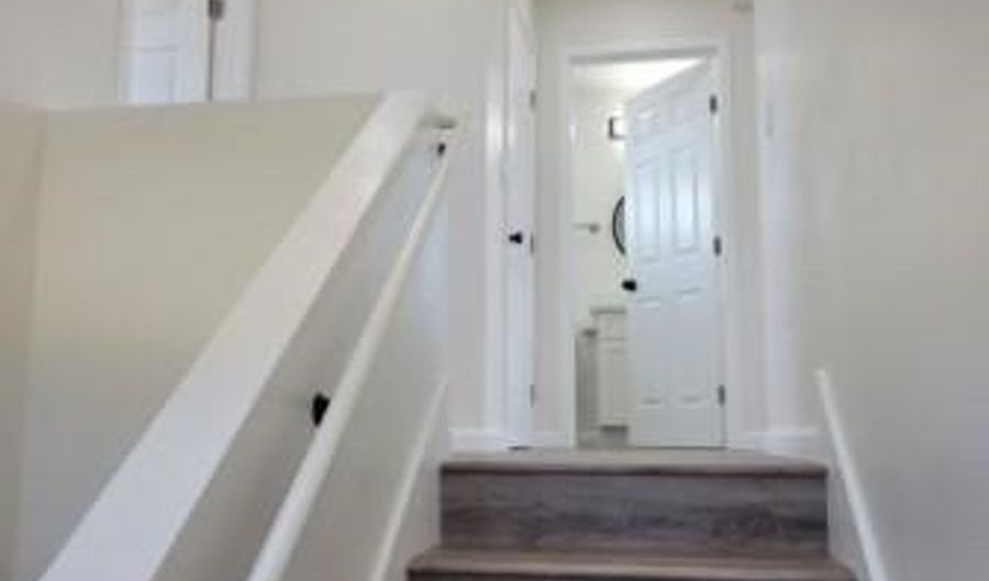 1170 Wanaka St A, Honolulu, HI 96818 - 2 Beds, 1 Bath