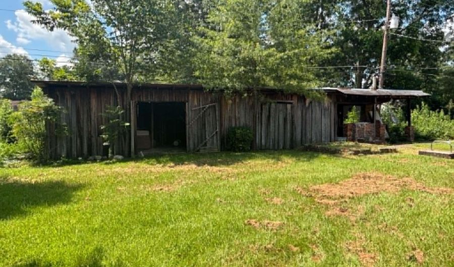 804 Maple St, Amory, MS 38821 - 4 Beds, 2 Bath