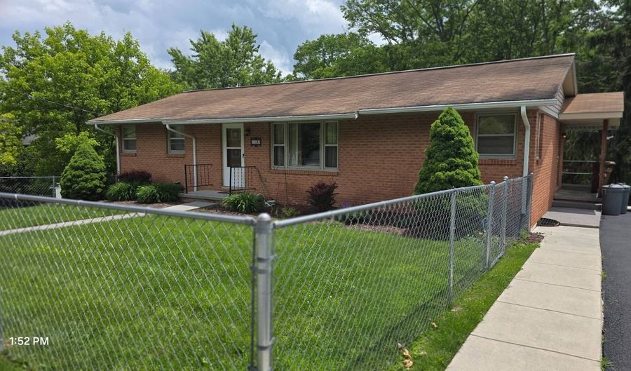 118 E Concord St, Athens, WV 24712 - 3 Beds, 2 Bath