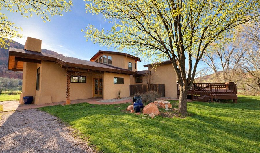 423 AMBER Ln, Castle Valley, UT 84532 - 3 Beds, 2 Bath